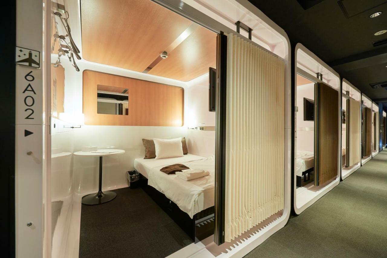 Отель First Cabin Tokyo Dome City Экстерьер фото