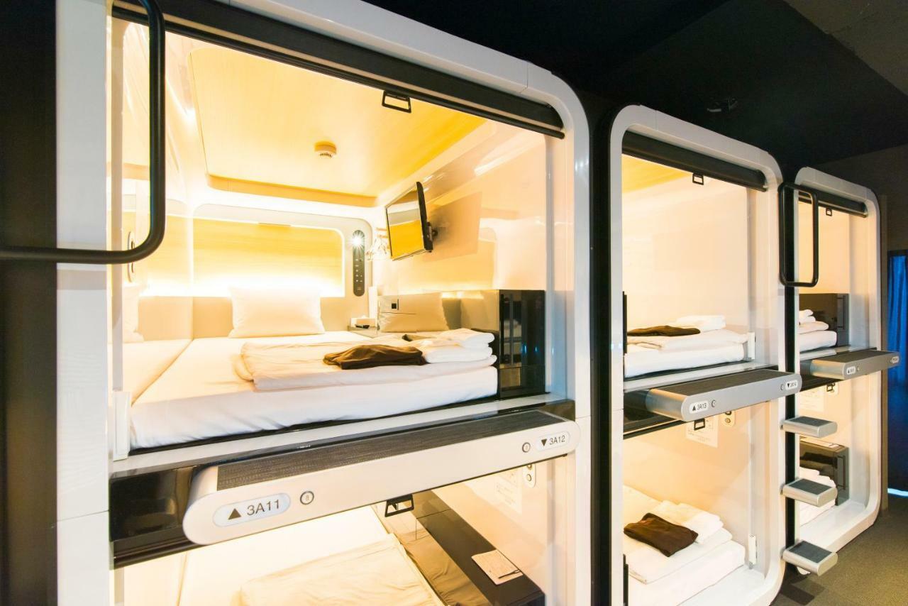 Отель First Cabin Tokyo Dome City Экстерьер фото