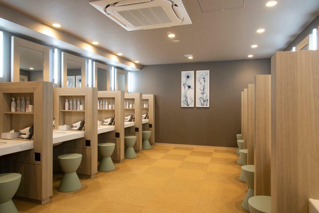 Отель First Cabin Tokyo Dome City Экстерьер фото